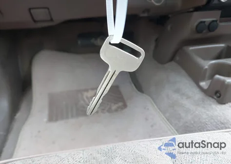 2000 Toyota Tacoma из США, поврежденный, VIN 4TAVL52N3YZ606060